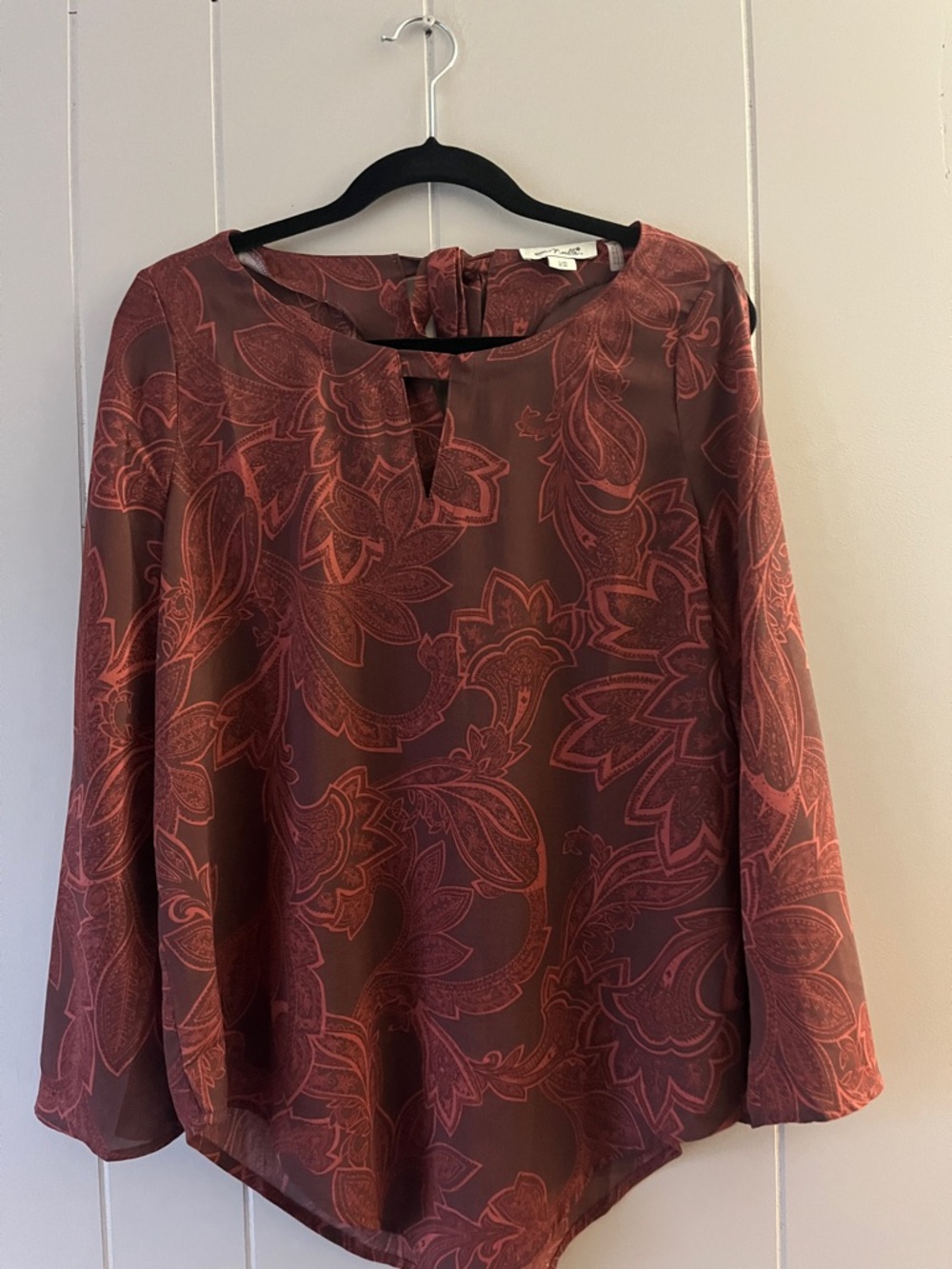 Willi Smith Rust-Tone Floral Keyhole Blouse